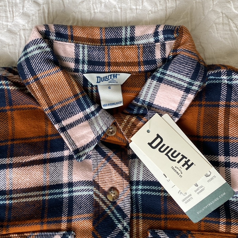 Duluth Trading Flannel, SM, NWT - Picture 5 of 7